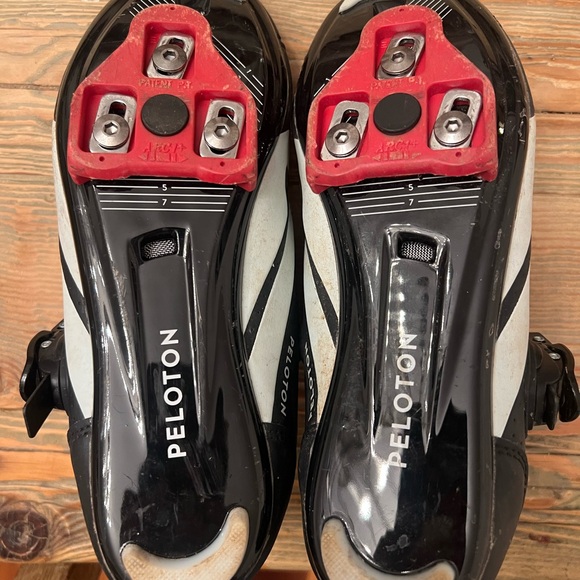 Peloton shoes size 39 - Picture 1 of 2